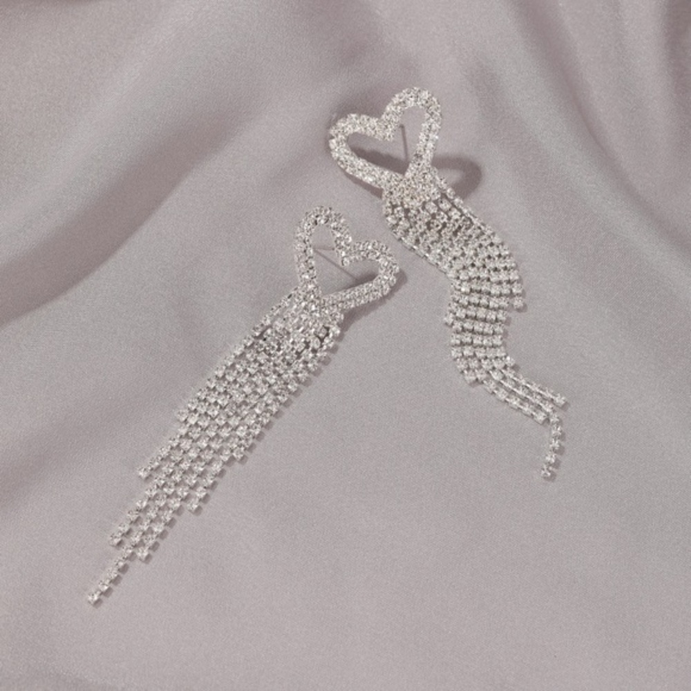 Sparkling heart earrings